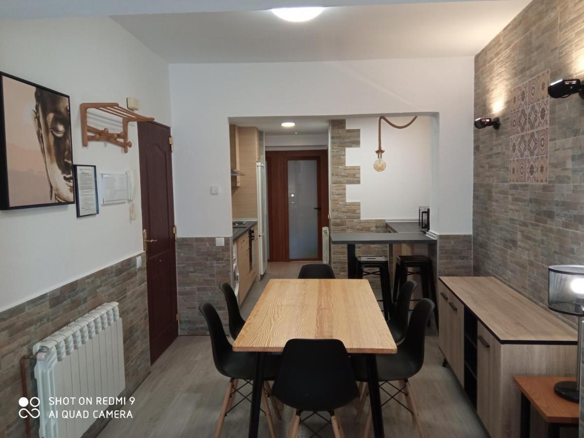 Apartamentos La Casona De Ezcaray Con Terrazas Y Patios Individuales Buitenkant foto