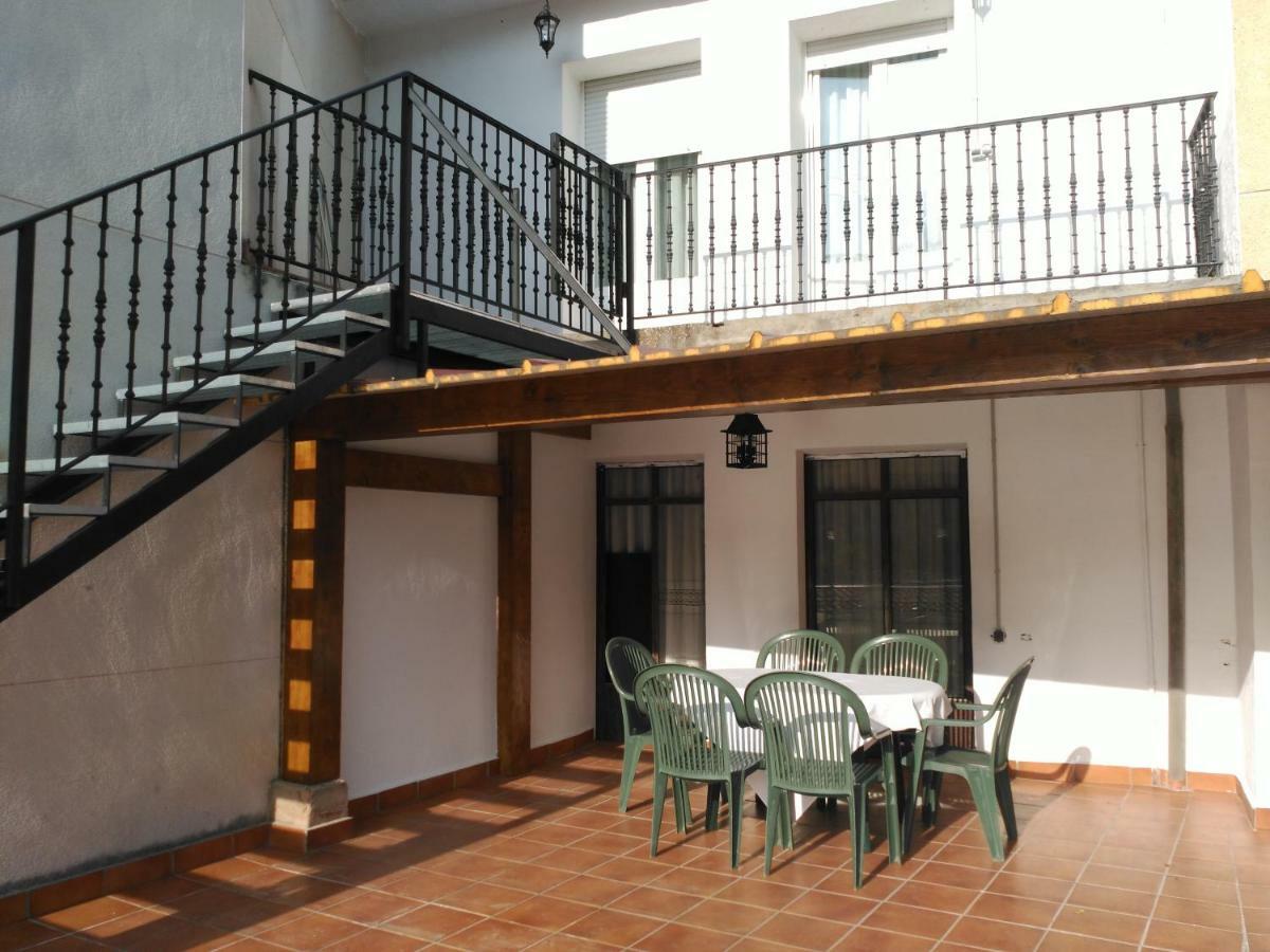Apartamentos La Casona De Ezcaray Con Terrazas Y Patios Individuales Buitenkant foto