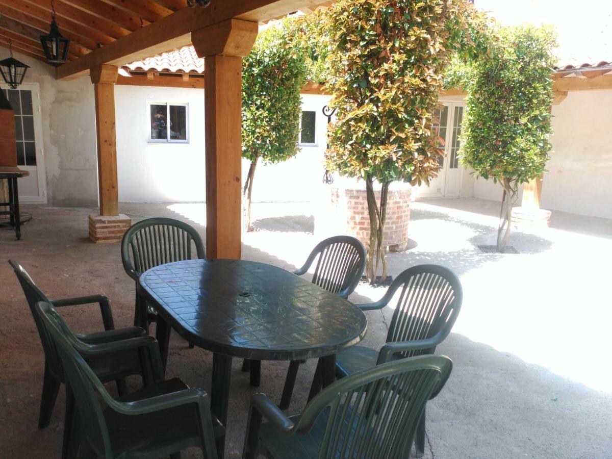 Apartamentos La Casona De Ezcaray Con Terrazas Y Patios Individuales Buitenkant foto