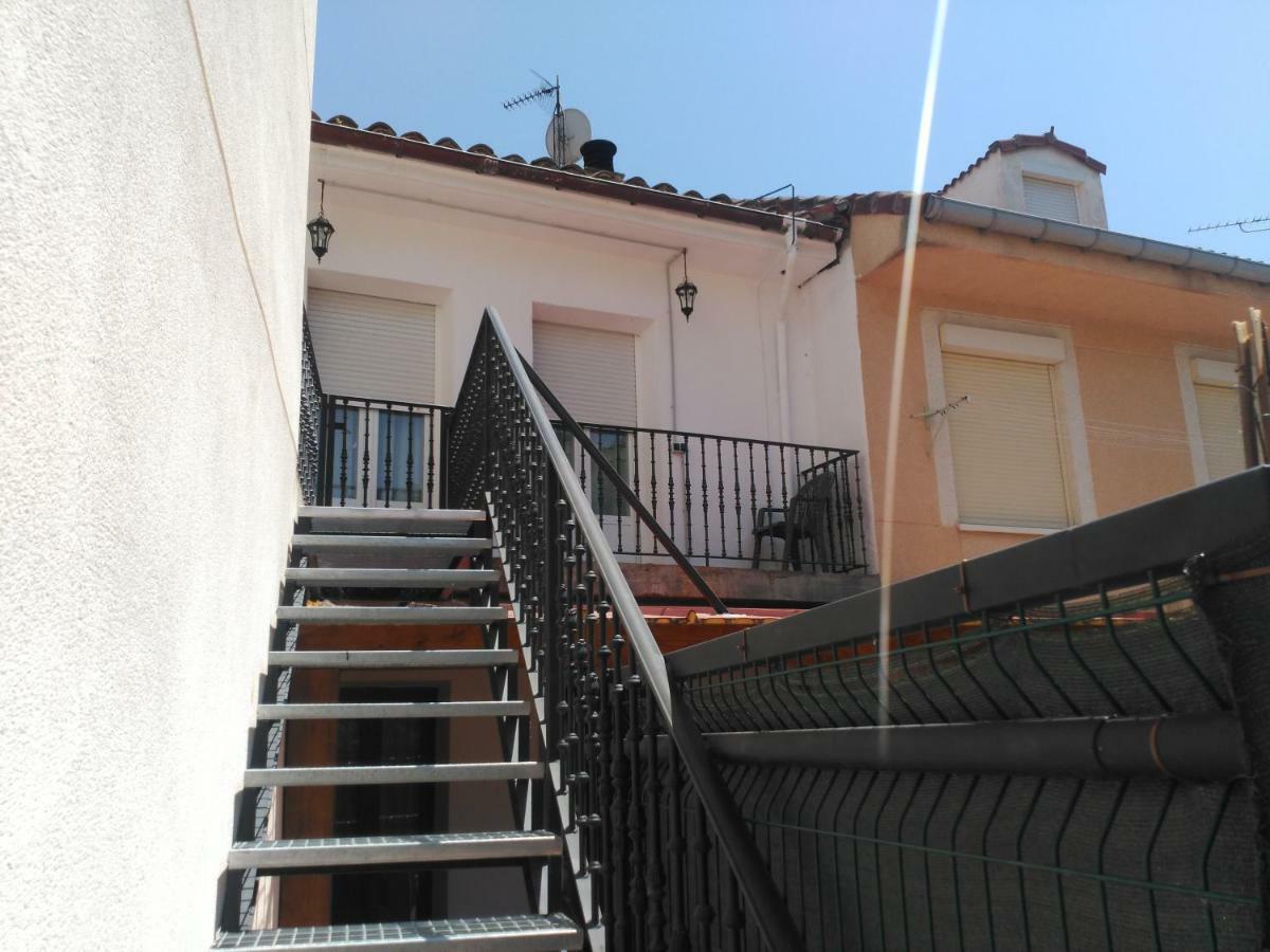 Apartamentos La Casona De Ezcaray Con Terrazas Y Patios Individuales Buitenkant foto